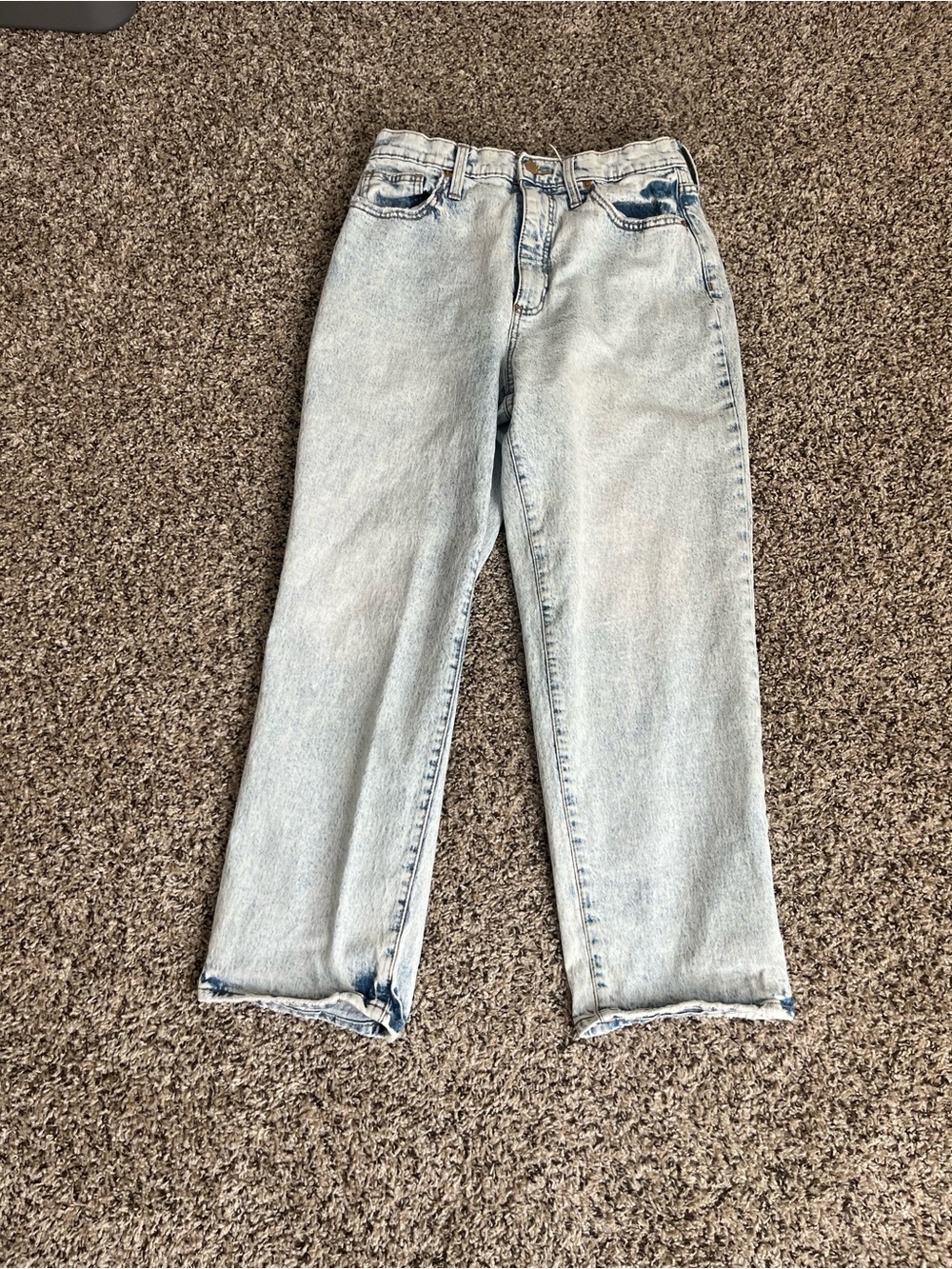 Universal Thread Light Blue Straight Leg Jeans